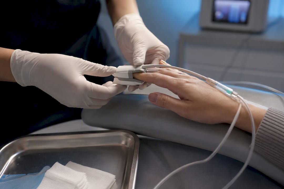 Pulse oximeter clip during dental sedation monitoring